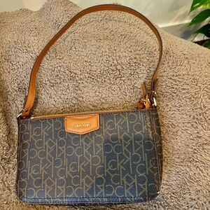 Calvin Klein Logo Baguette Bag